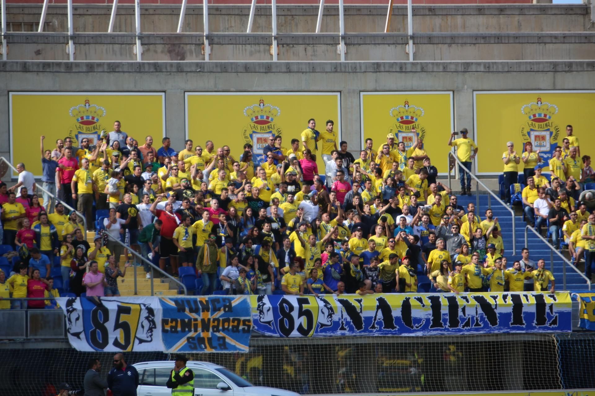 Imágenes del encuentro entre la UD Las Palmas y el Sporting de Gijón. (Alejandro Ramos).