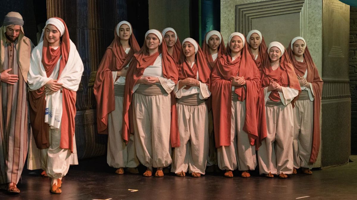 Grupos de aficionados mantienen viva esta tradición teatral en Catalunya cuyo origen eran dramas medievales