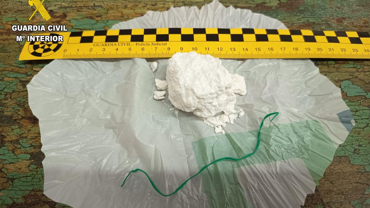 Detenido tras ser sorprendido por la Guardia Civil con 32 gramos de cocaína en su coche