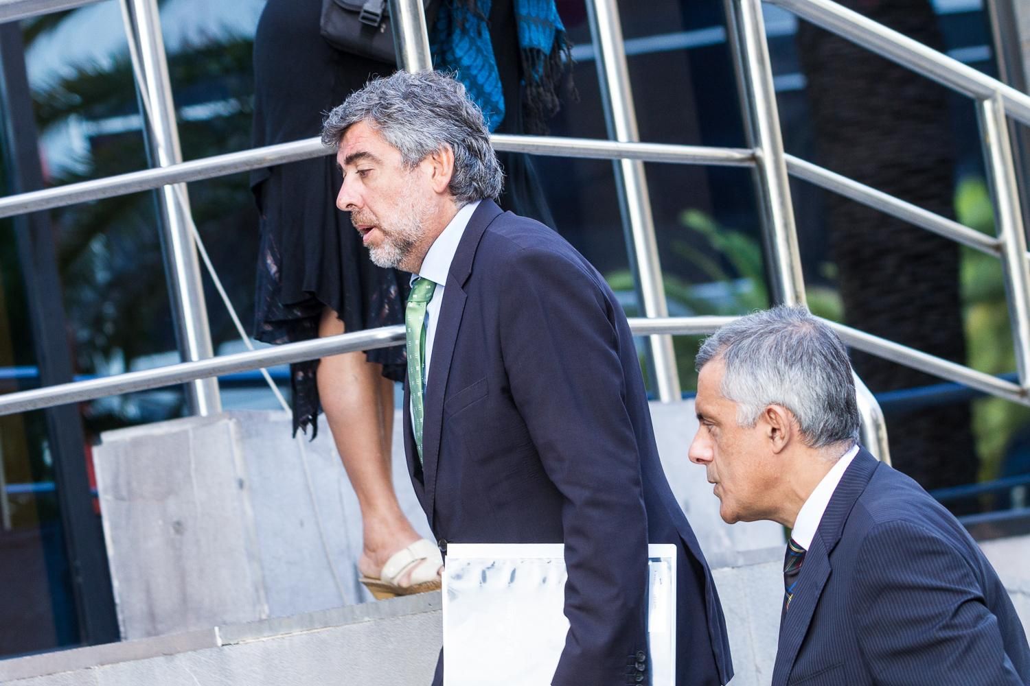 El abogado de Ignacio González Martín, Jesús Silva (derecha), y el letrado de Antonio Plasencia (Aarón S. Ramos)