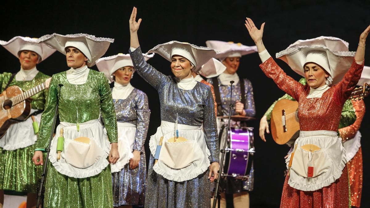 Chirigota 'Las que llevan mucho tiempo sin salir'