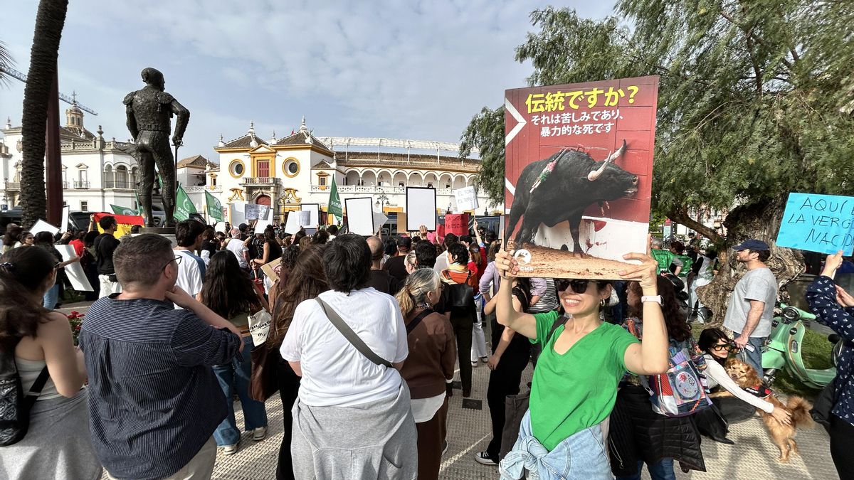 El recorrido ha terminado frente a la plaza de toros de Sevilla.