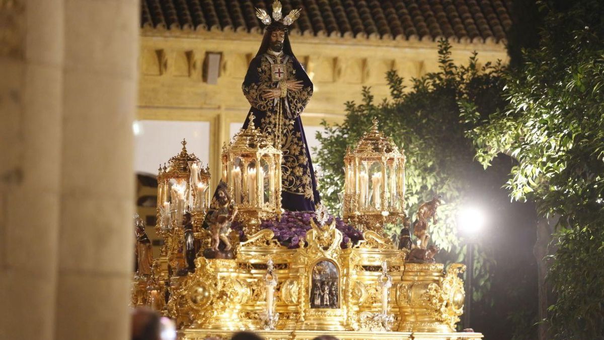 Estos son los horarios del regreso a sus templos de los pasos del Vía Crucis Magno de Córdoba 2025