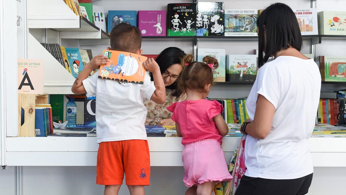 Guía útil para la Feria del Libro 2026 en Madrid: fechas, horarios, casetas y firmas destacadas de cada jornada