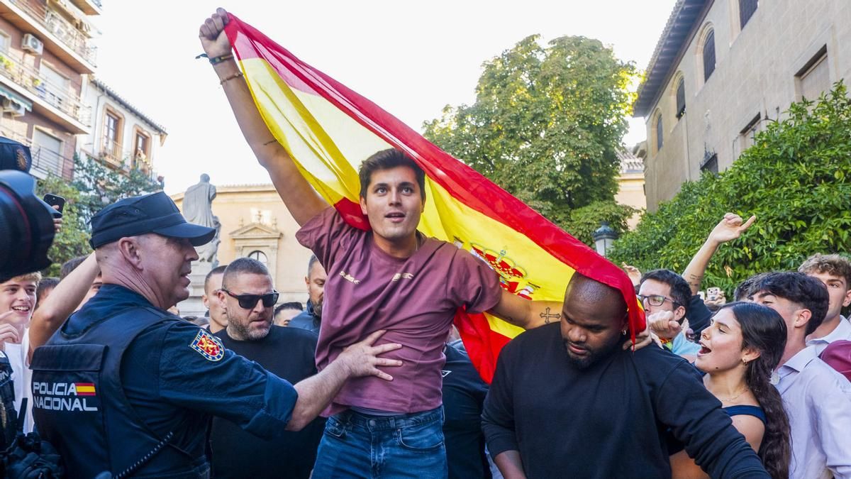 El 'tour' universitario de Vito Quiles que ha acabado en disturbios: "El conflicto, no la charla, es el verdadero evento"