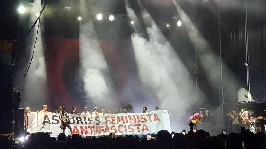 Desakato convierte el festival 'Tsunami Xixón' en un altavoz contra Vox y a favor de la oficialidad del asturiano