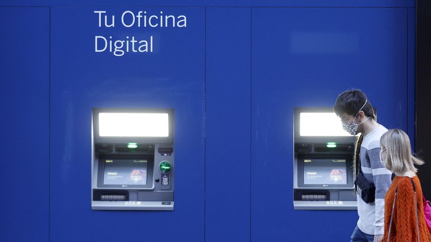 Una oficina digital del banco BBVA, en una fotografía de archivo. EFE/LUIS TEJIDO