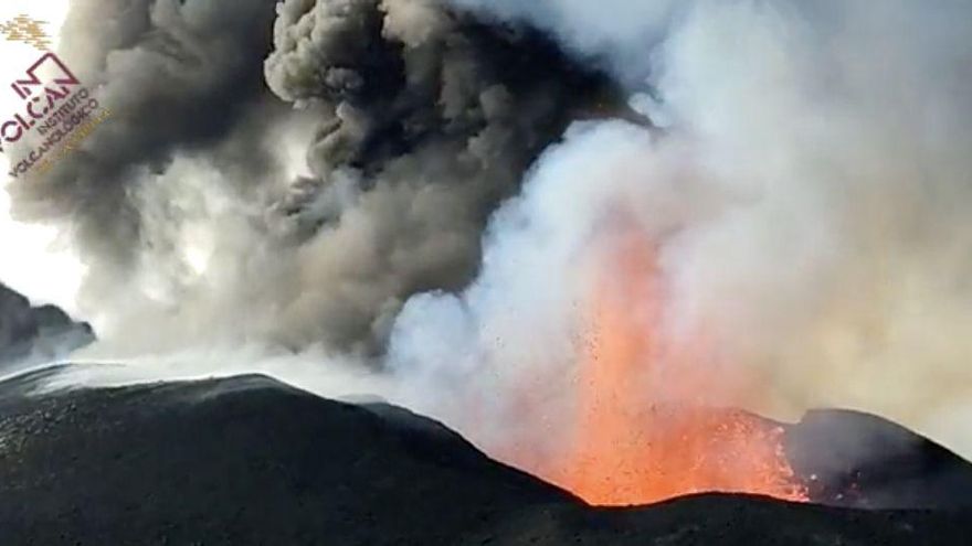 Comienza a remitir la elevación del suelo cerca del cono del volcán