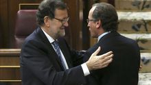 Alfonso Alonso, nuevo ministro de Sanidad, Servicios Sociales e Igualdad, junto a Mariano Rajoy.