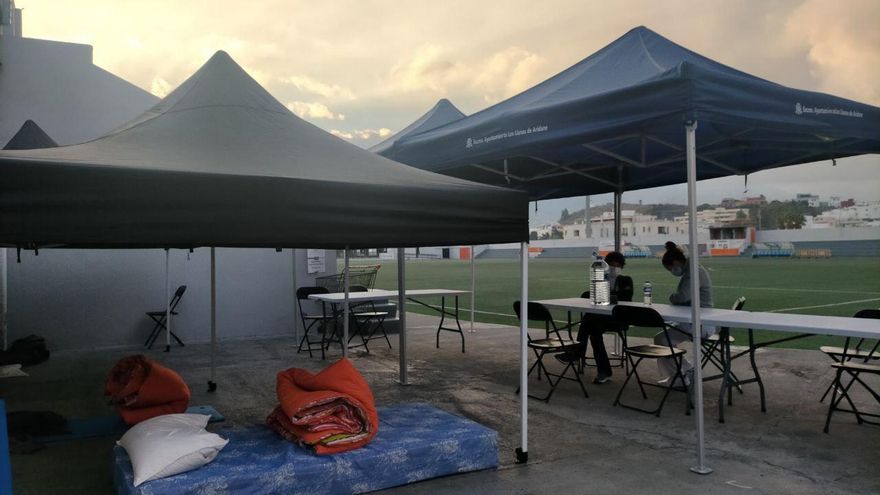 Centro de evacuados de El Llano en La Palma / RR.