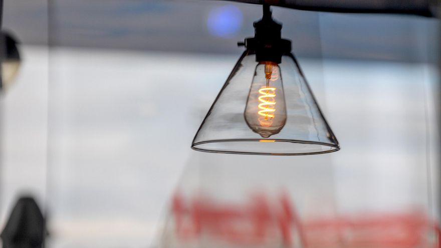 La inflación se modera cinco décimas en el inicio de 2026 hasta el 2,4% por la luz y la gasolina