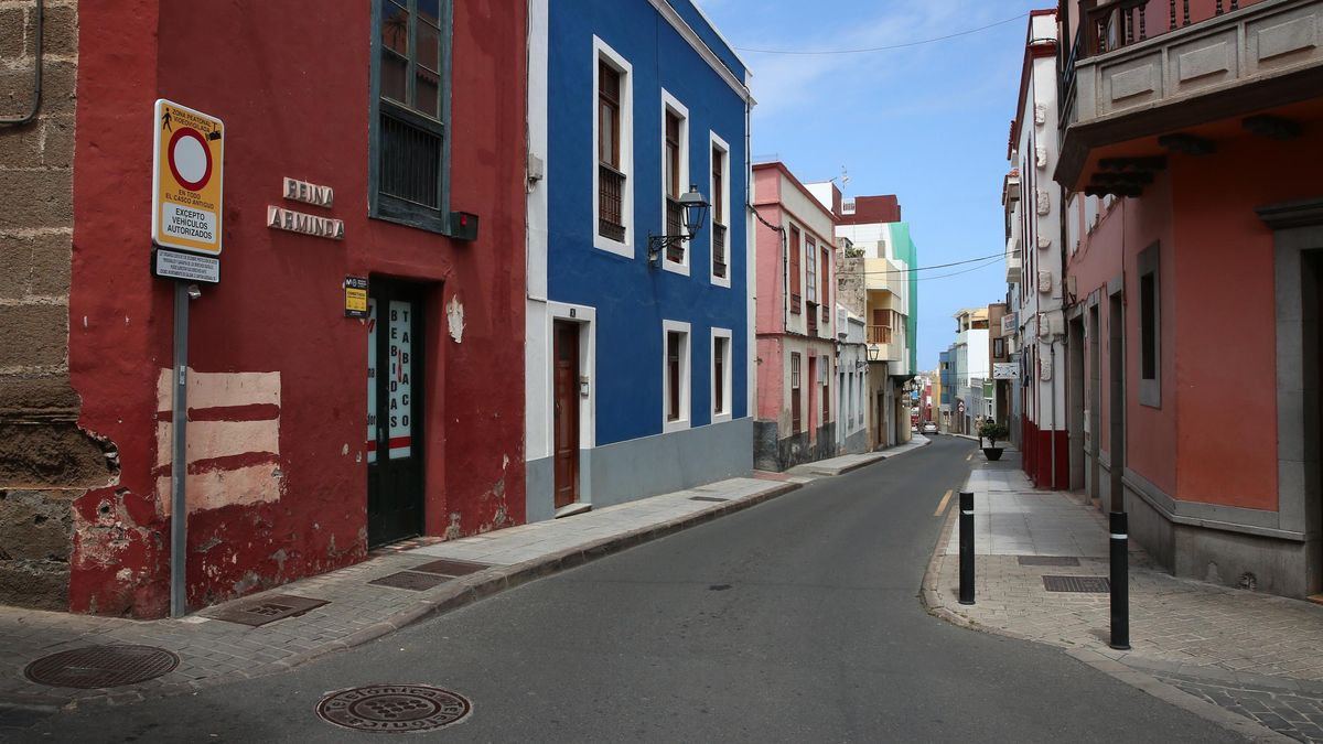 El juez se apiada (un poco) de Pedro, multado por Trabajo con 12.001 euros mientras pintaba un local familiar