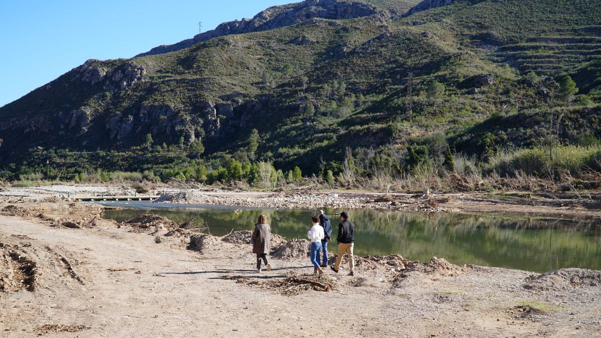 Visita del presidente de la CHJ a Bugarra.