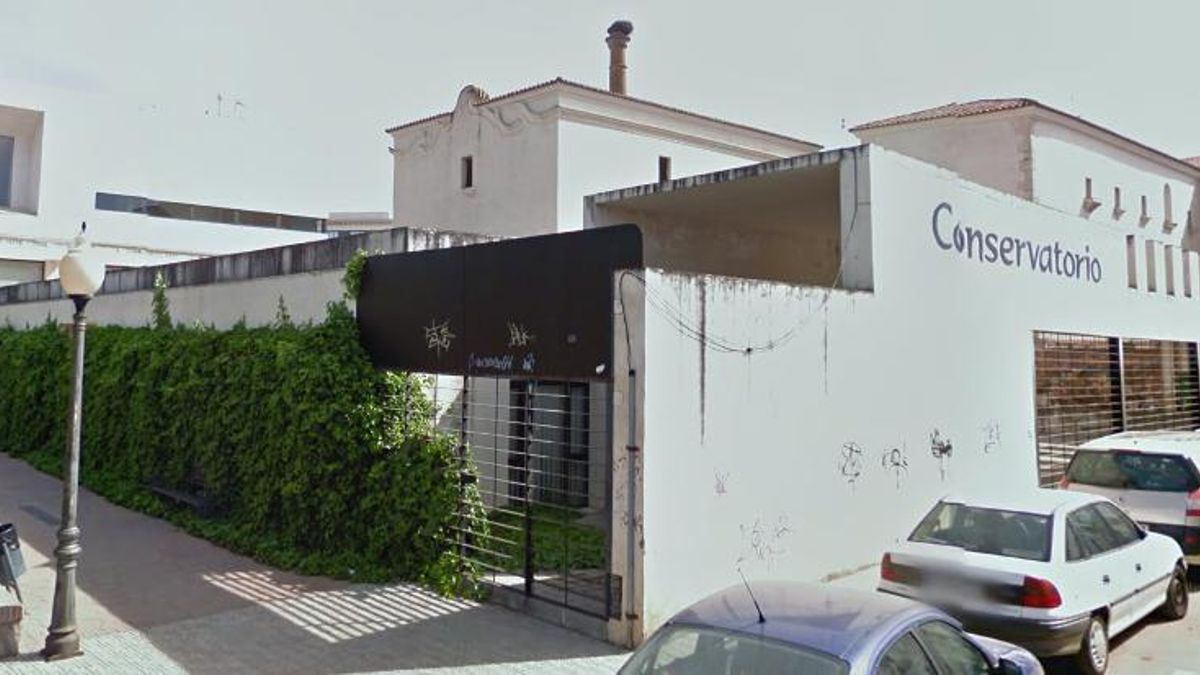 Conservatorio de Almendralejo dodne impartía clases el profesor cuando fue detenido