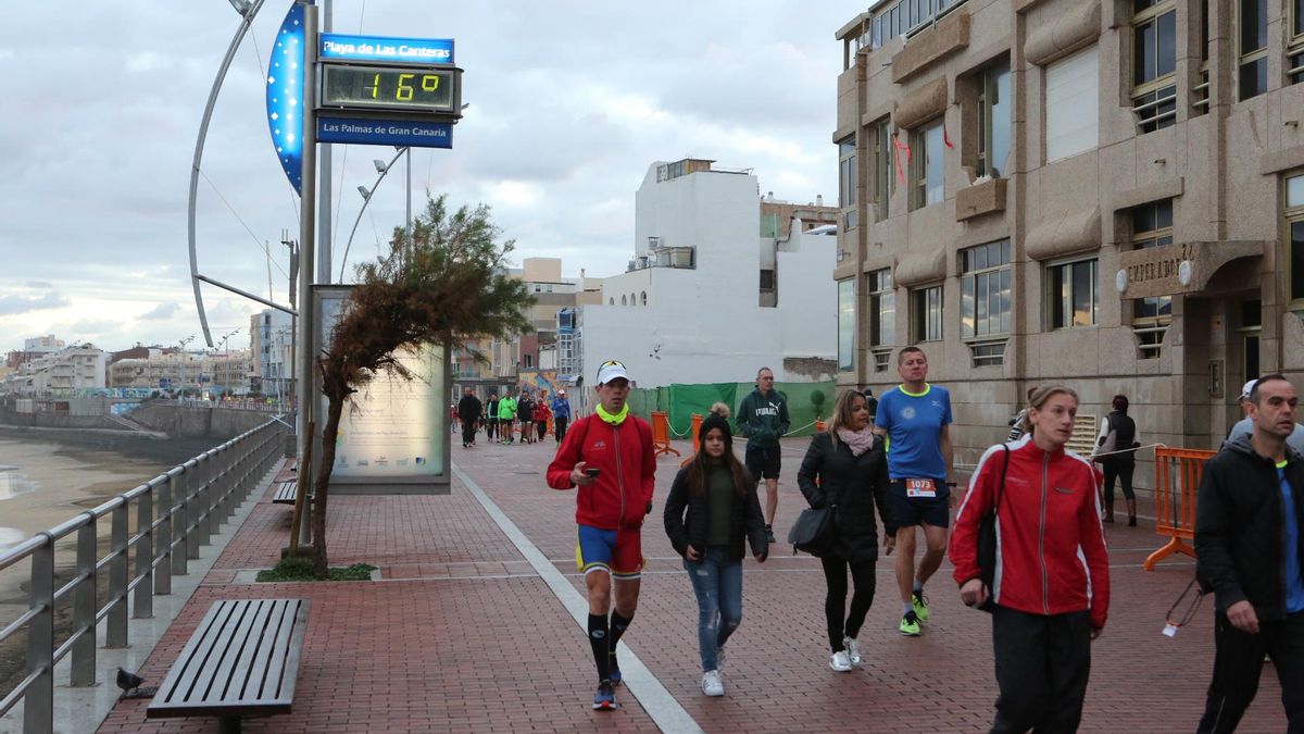 FOTOGALERÍA | Salida de la Cajasiete Gran Canaria Maratón 2017: distancias de 42 y 21 km