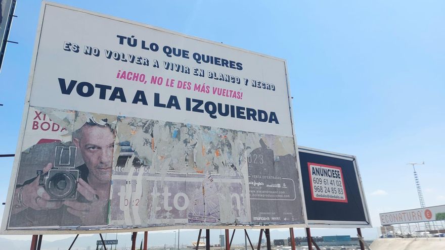 Vallas en Murcia llamando al voto de izquierdas