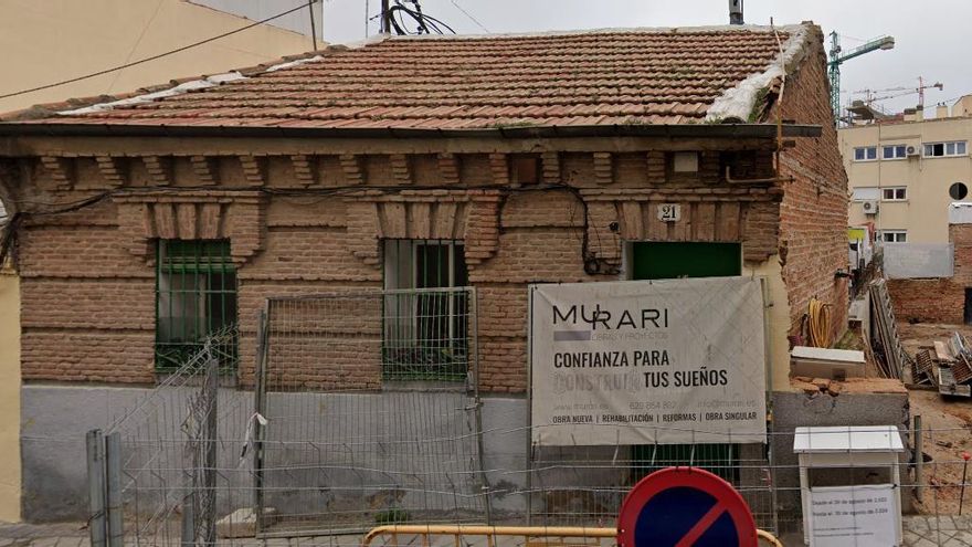 El lento y constante 'urbicidio' de la ciudad de las casas bajas diluye la memoria de Madrid