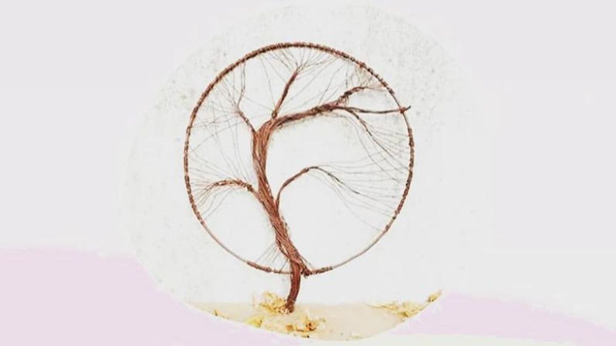 Pieza árbol de vida hecha con alambre por Marian Delgado