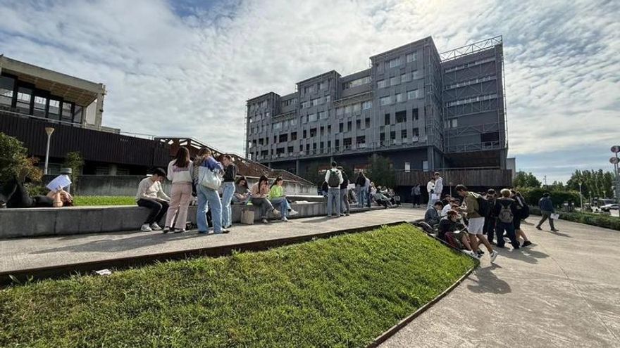 La cuesta de agosto de los universitarios alaveses que estudian en Bizkaia: mensajes cruzados y confusión sobre el transporte
