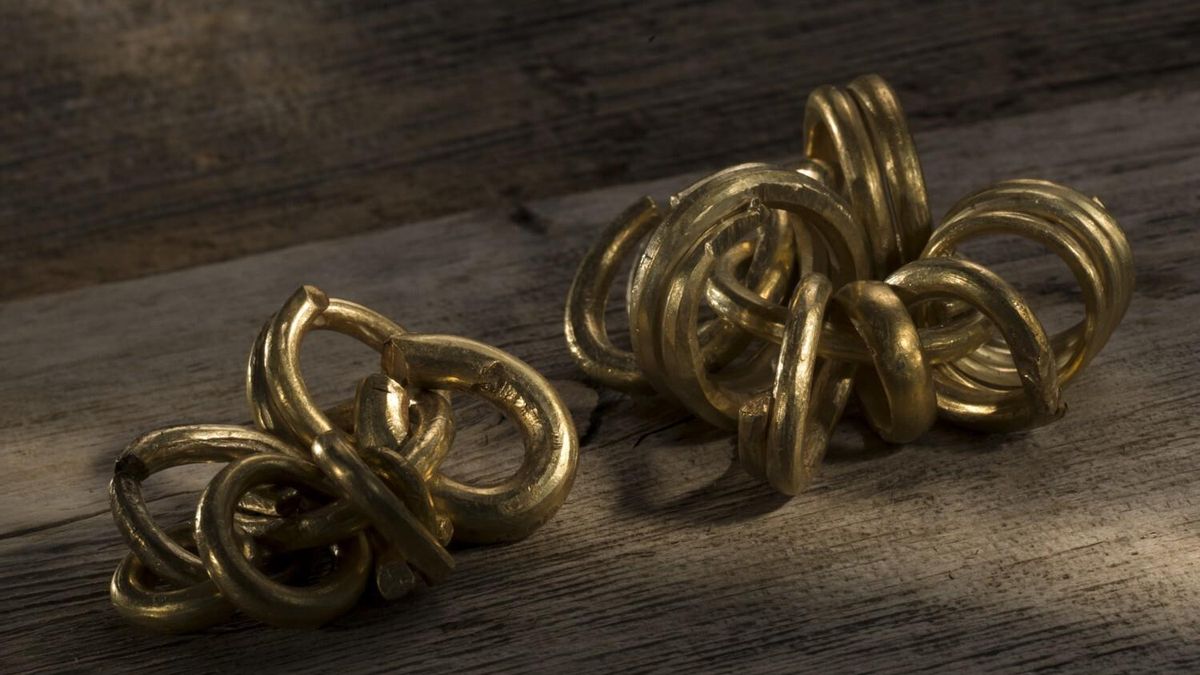 Encuentran un tesoro de oro de hace 1.800 años en Noruega y su recompensa abre un debate entre los arqueólogos