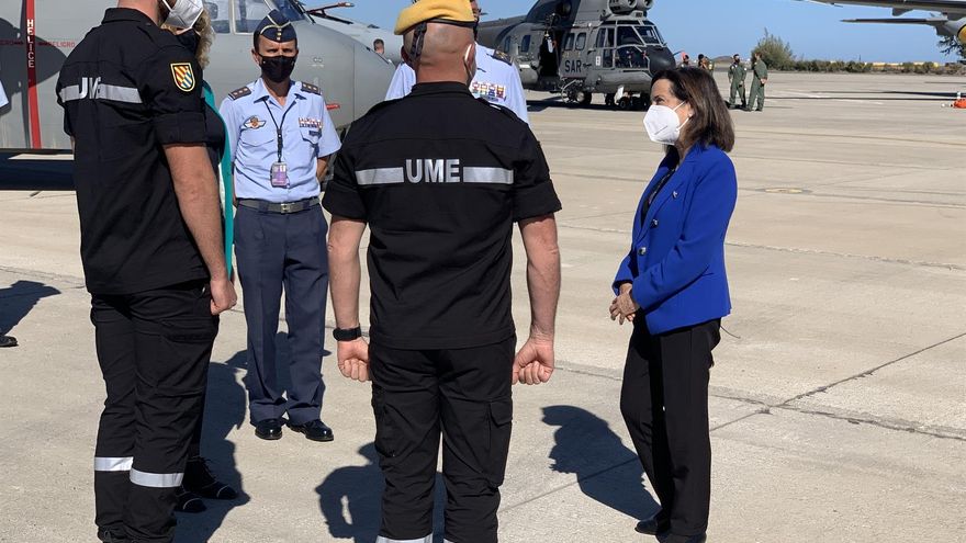 La ministra de Defensa visita la base de Gando: "Comprar 20 Eurofighter resalta el compromiso absoluto con la protección de Canarias"