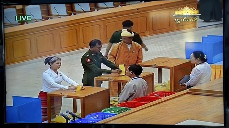 Htin Kyaw, mano derecha de Suu Kyi, elegido nuevo presidente de Birmania