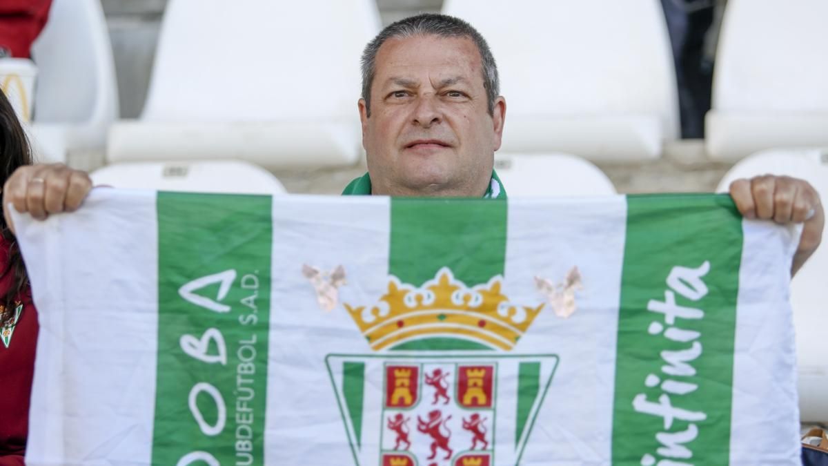 Grada Blanquiverde del Córdoba CF - SD Eibar