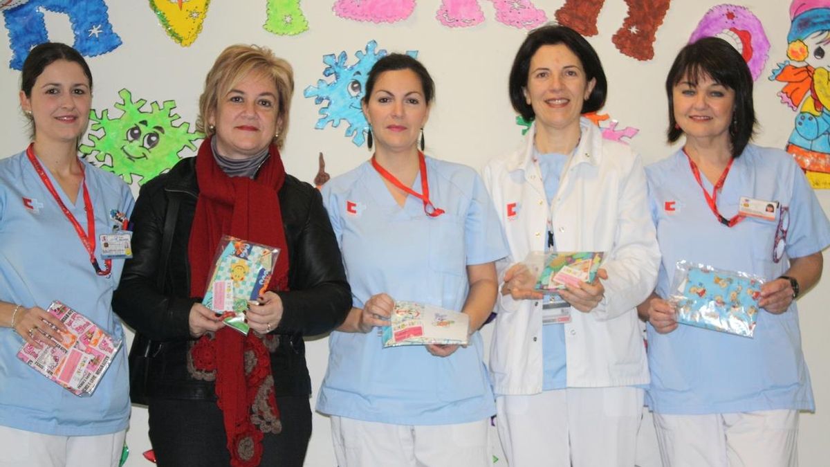 Valdecilla colabora con el proyecto solidario de gorros 'kimo kap' para niños oncológicos