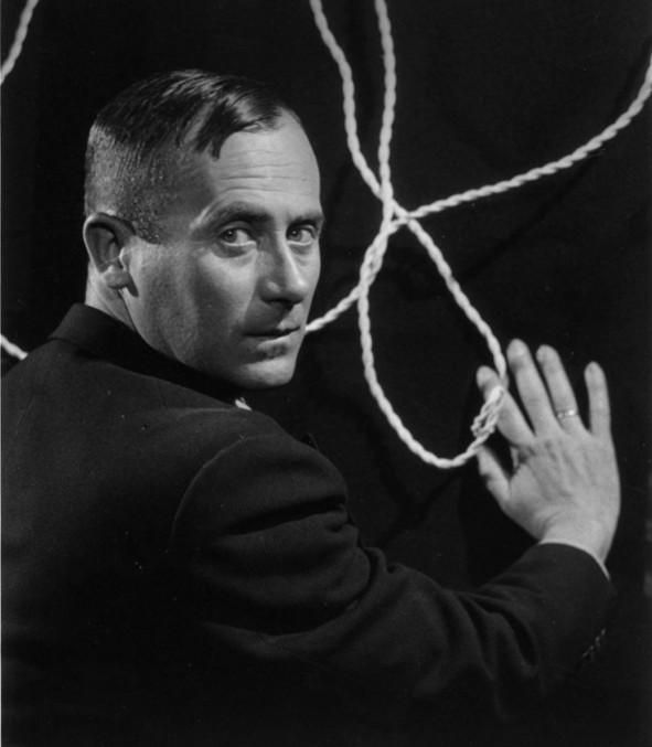 Joan Miró, por Man Ray