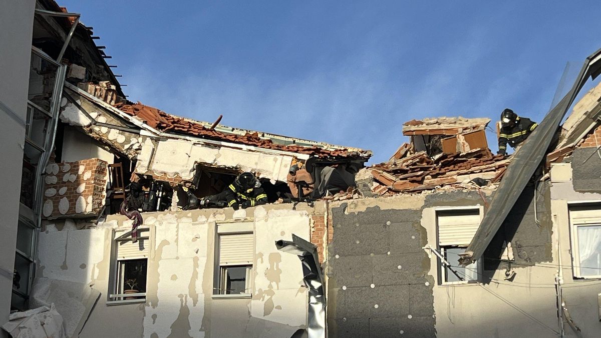 Al menos un muerto en Carabanchel después de una explosión de gas que derrumba parte de un edificio