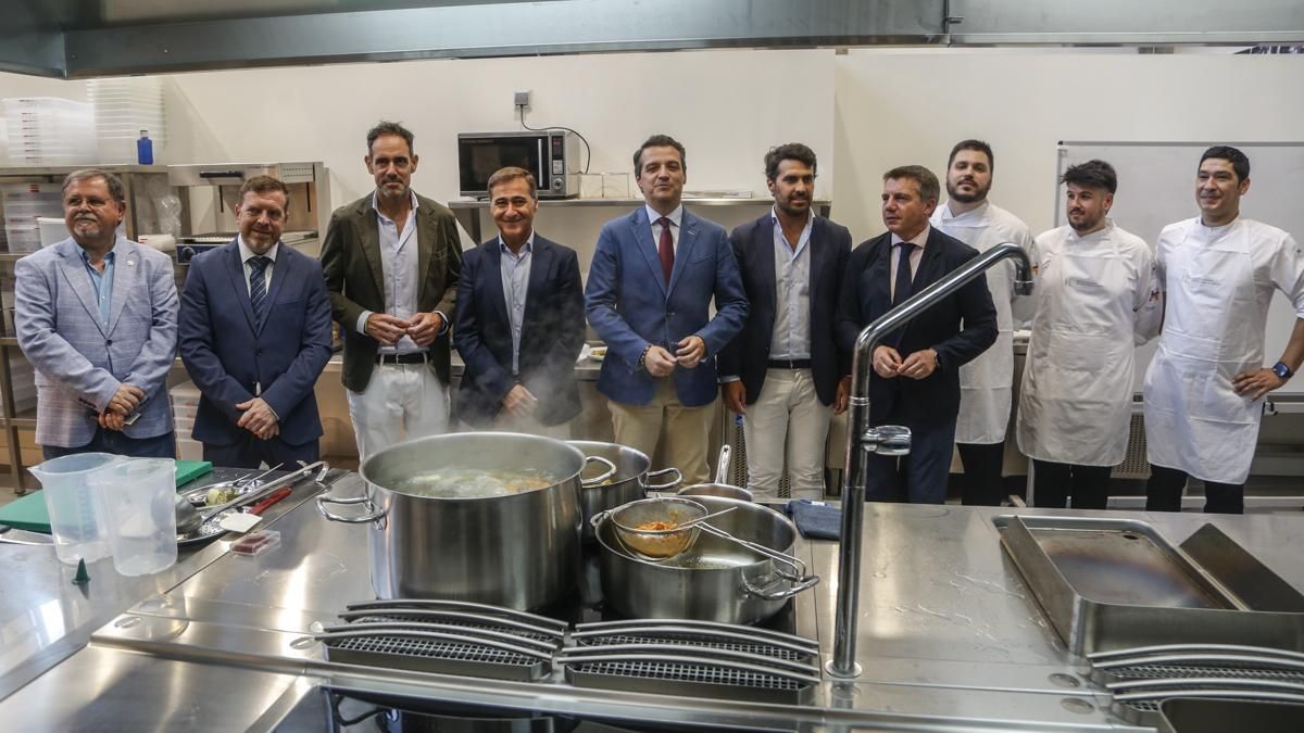 Firma del convenio de la Escuela Superior de Hostelería de España