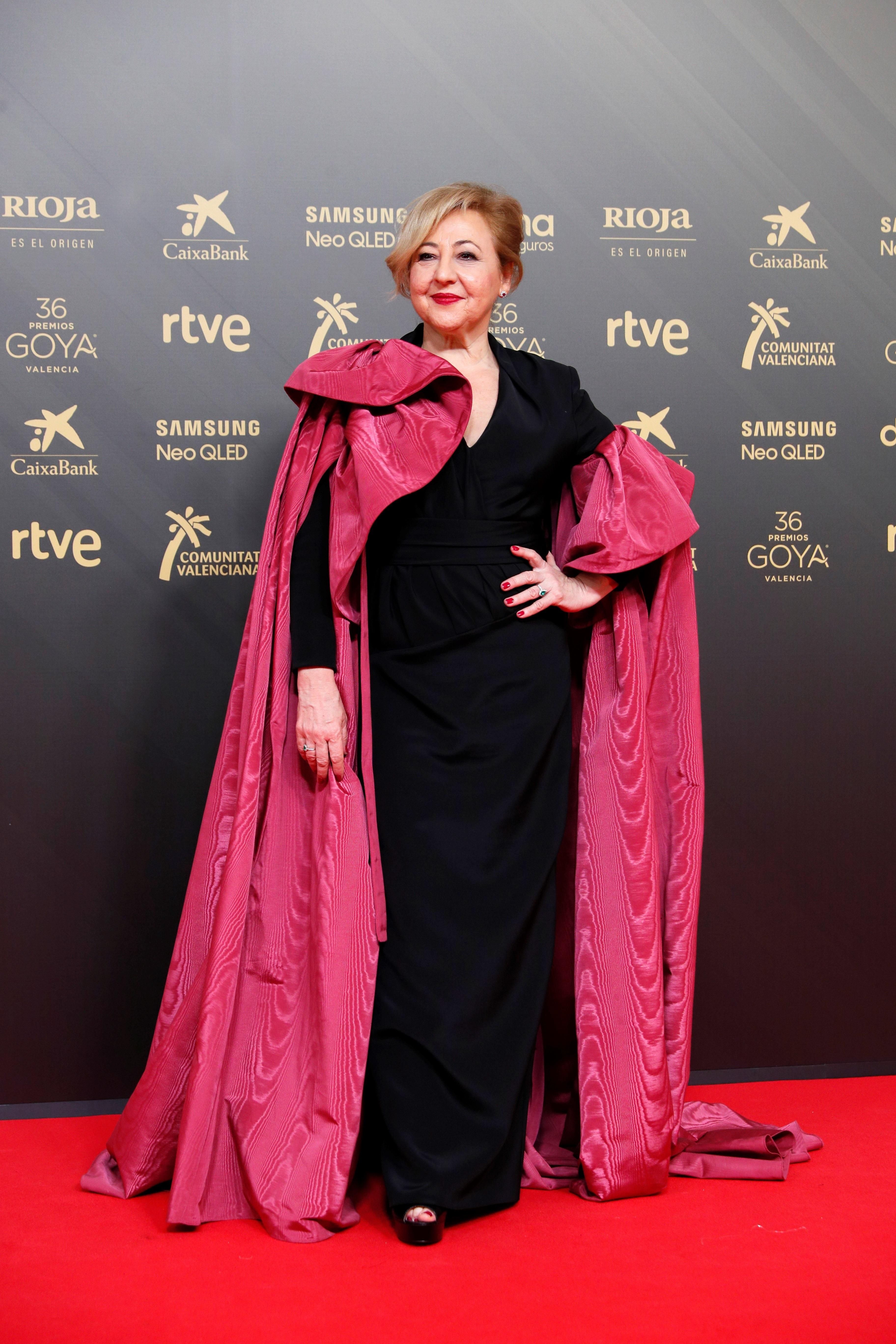 La actriz Carmen Machi posa en la alfombra roja a su llegada a la gala de la 36 edición de los Premios Goya