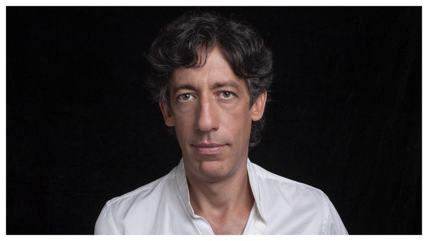 Mariano Pensotti: “El teatro no tiene que ir a competir con las pantallas ni volverse un estímulo más en un mundo tan ruidoso”