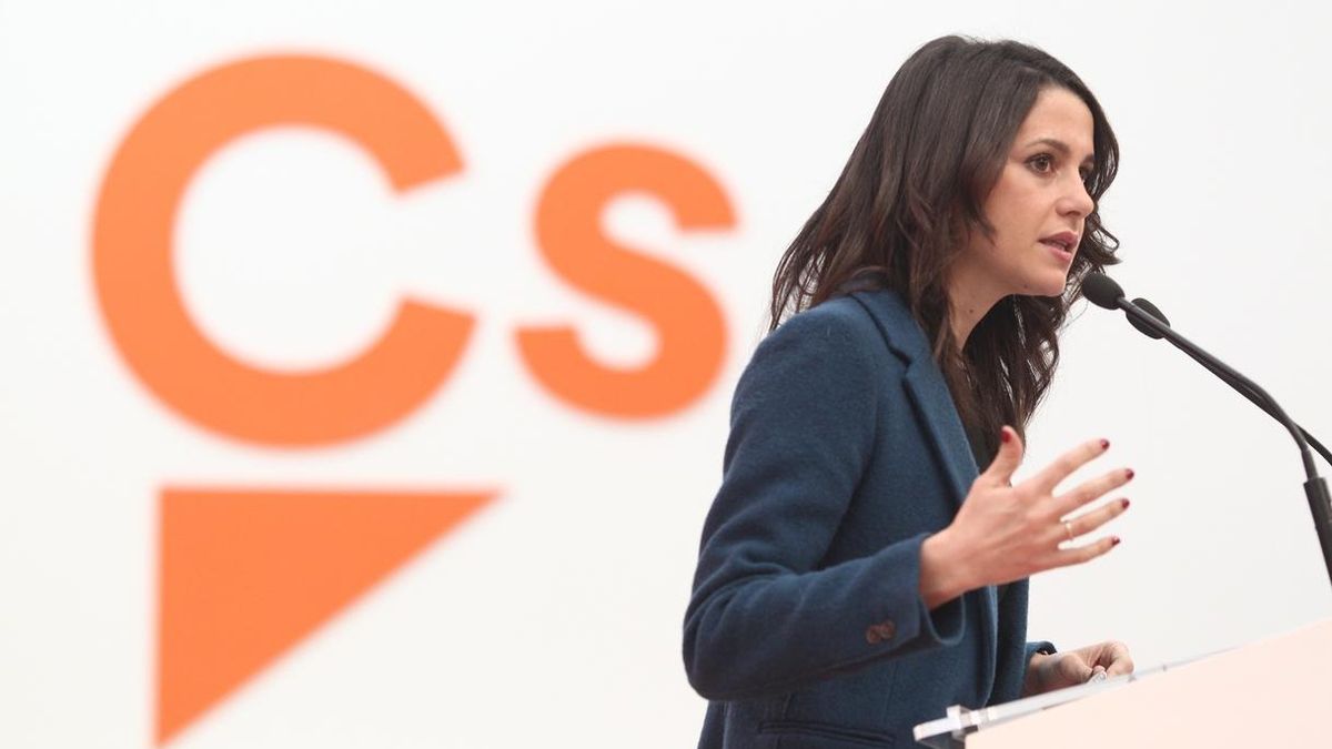 Arrimadas plantea que Cs sea un partido "puente" para hacer consensos, más participativo y en contacto con la sociedad