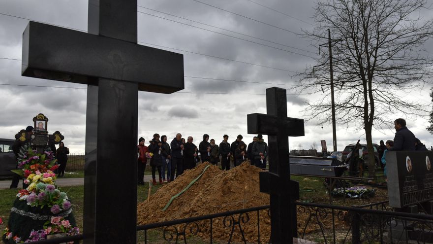 ONU confirma 2.072 civiles muertos, 169 de ellos niños, en la guerra en Ucrania EFE/EPA/OLEG PETRASYUK