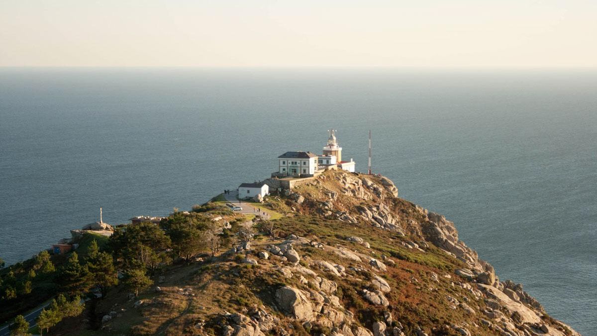 Cuatro faros de España que combinan miradores frente al mar e historia marítima