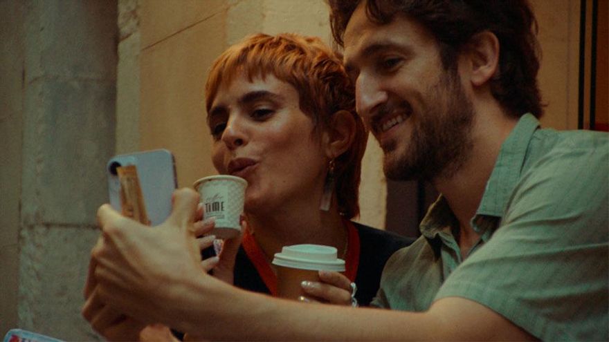 Echarse unas risas y disfrutar del amor con 'A muerte', la nueva serie de Dani de la Orden en Apple TV+