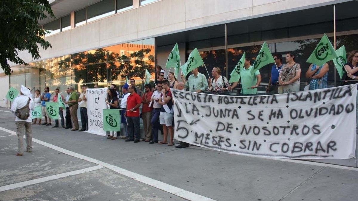 Plantilla de la Escuela de Hostelería de Islantilla critica "abandono" de la Junta tras siete meses sin cobrar