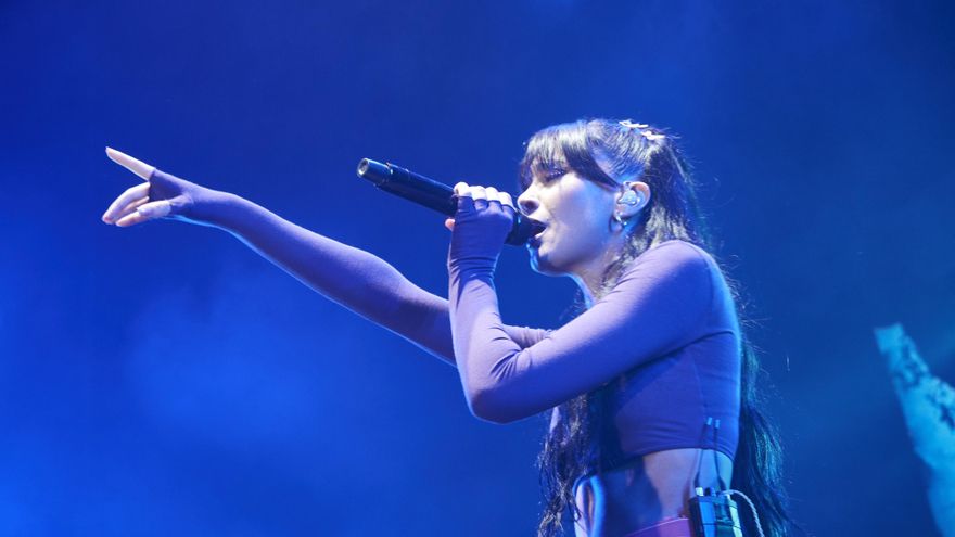 La cantante Aitana durante un concierto.