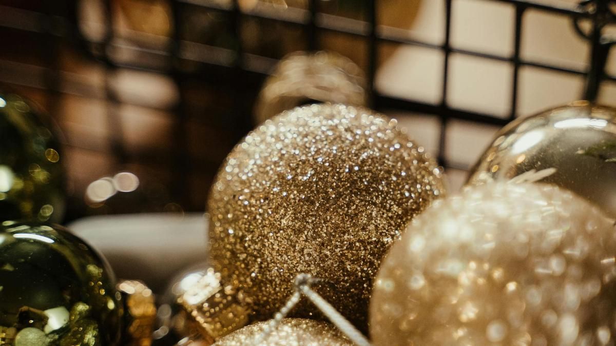 Asegúrate de que el color de la bola y la purpurina sea similar