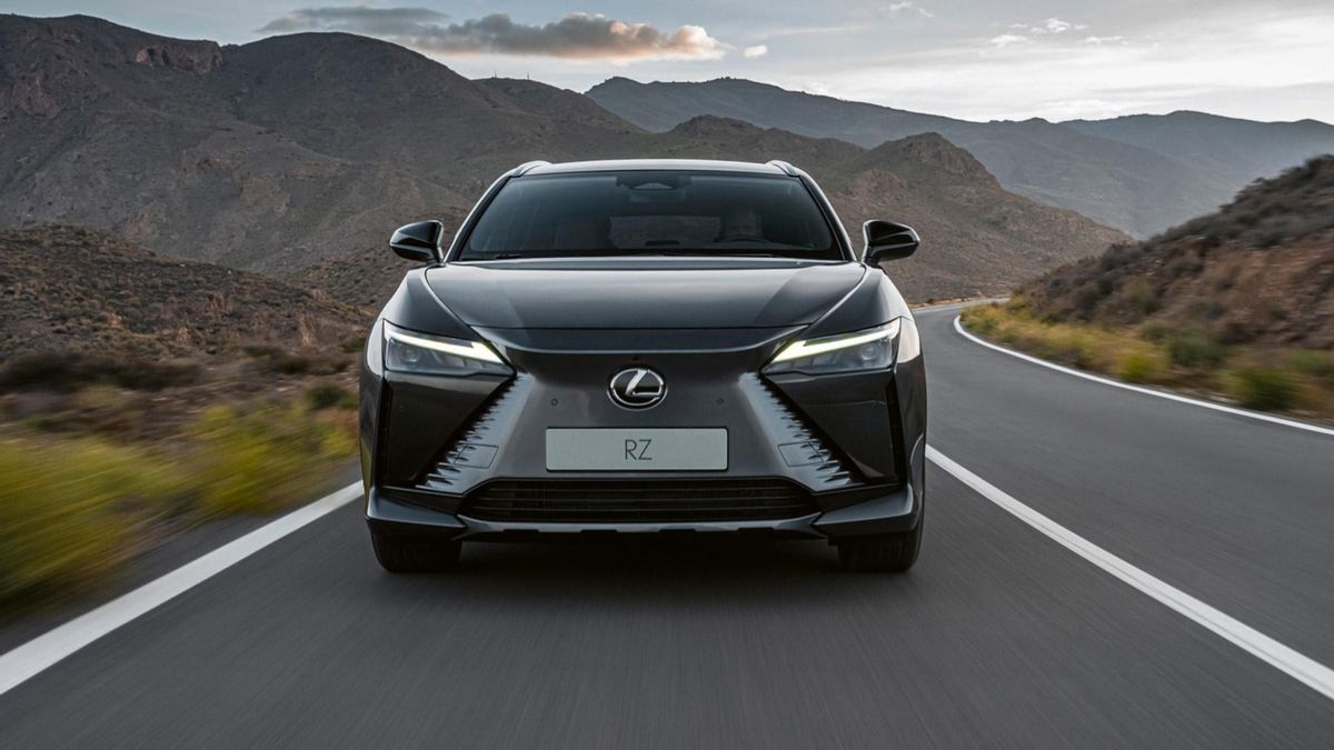 Las primeras unidades del nuevo RZ están llegando a los concesionarios en estos días.