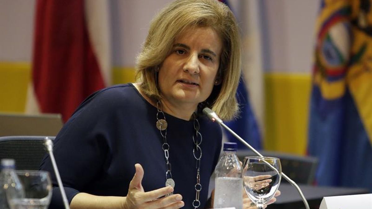 Báñez justifica en los informes jurídicos su incomparecencia ante la comisión de los cursos