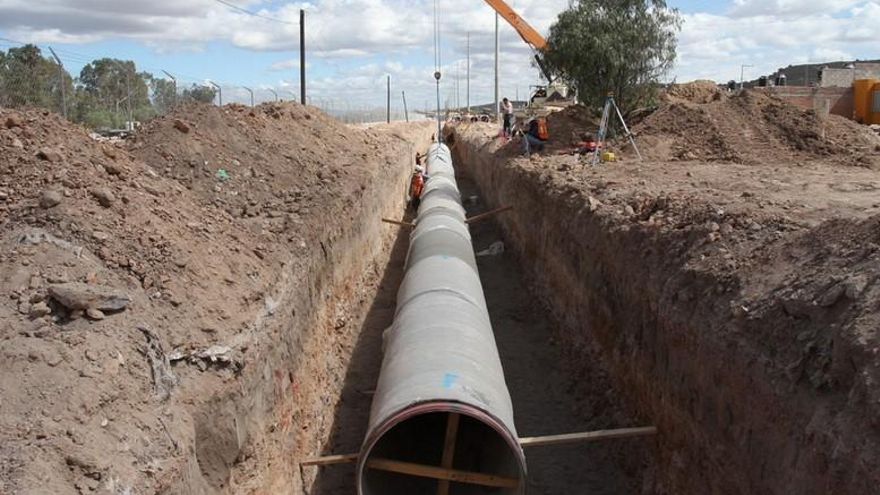 Salaya satisfecho con la inversión de algo más de 100 millones de euros para obras de saneamiento en Cáceres