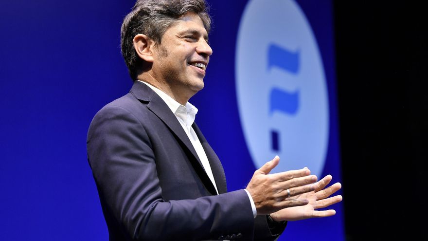 El peronismo muestra sus nombres: Kicillof viaja a España, se lanzó Grabois y Massa jugó a ser DT de dirigentes bonaerenses