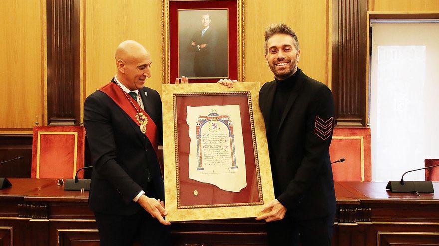 Dani Martínez recibe el título de Hijo Predilecto de León