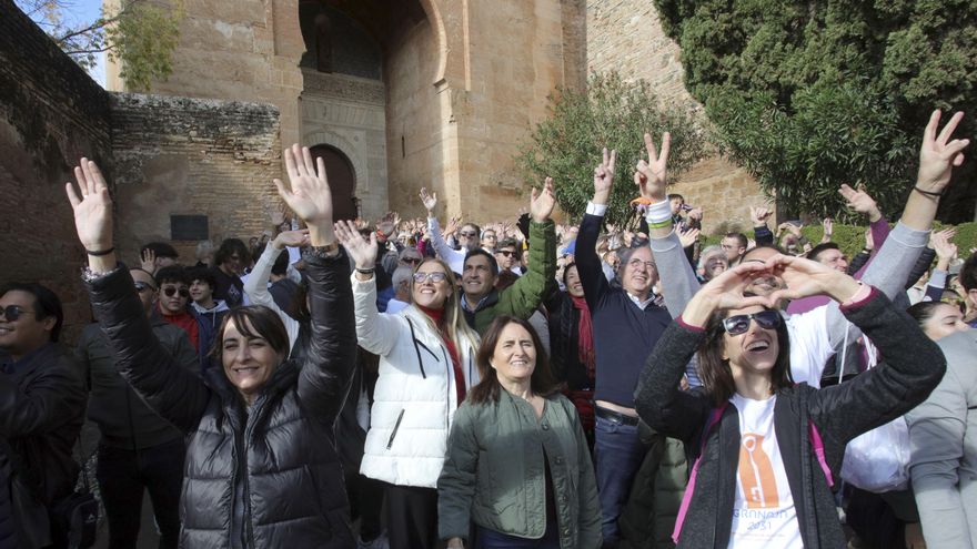 Manuel Sicilia capta en la Alhambra el apoyo popular a la Capitalidad Cultural de Granada
