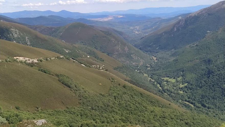 Tejiendo León a pedaladas: las rutas que unen El Bierzo, Cabrera y Ancares con la vecina Galicia