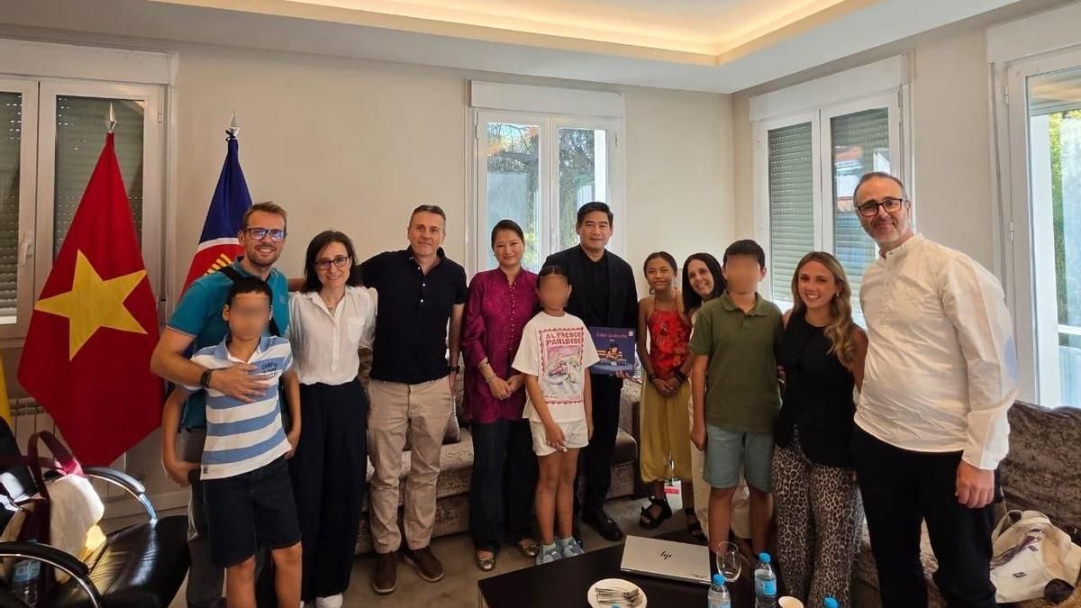 Familias de todo el país que adoptaron en Vietnam se reúnen este fin de semana en Cenicero en torno a su hilo rojo