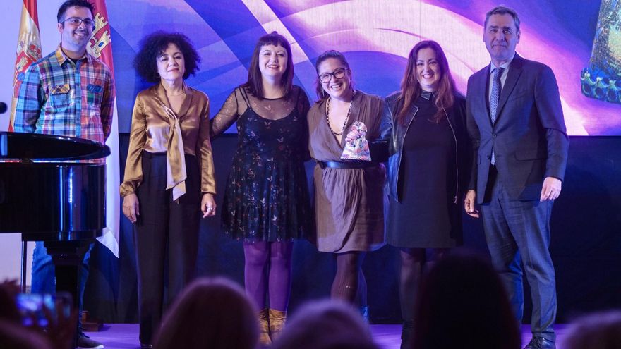 ElDiarioclm.es recibió el Premio Menina 2022 de manos del delegado del Gobierno Francisco Tierraseca