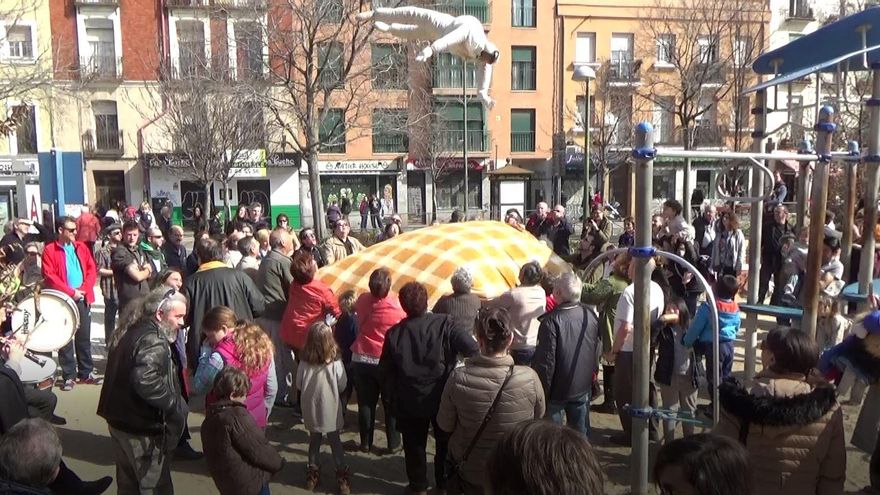 Asociaciones vecinales mantearán al responsable del cierre del centro de salud de Villaamil por Carnaval